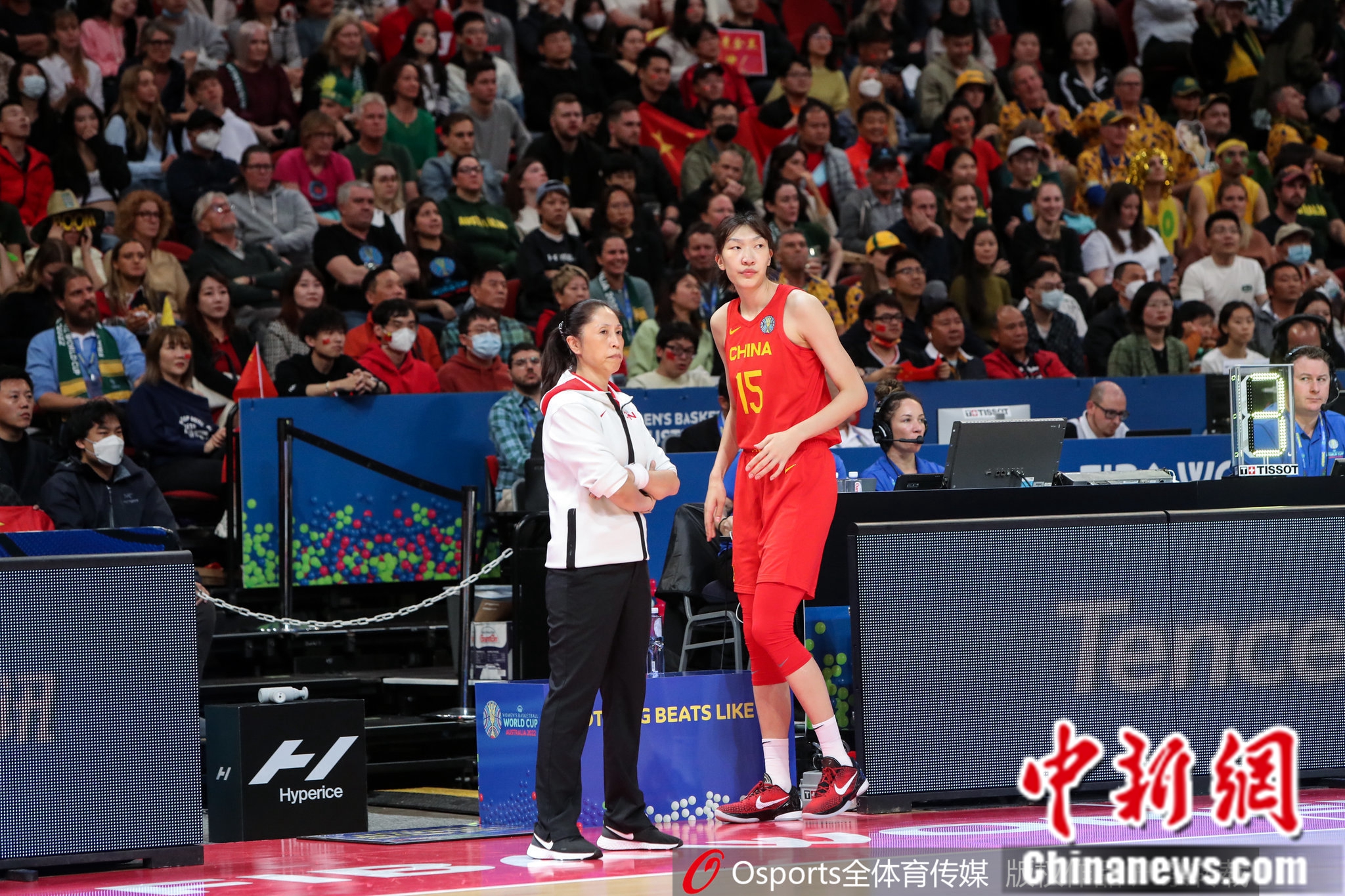 中国女篮力克澳大利亚晋级决赛 团队协作铸就胜