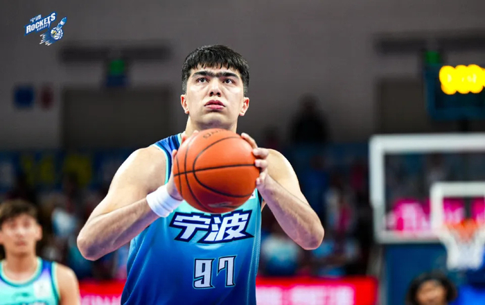 CBA球员言论风波再起 赵睿李祥波事件引深思