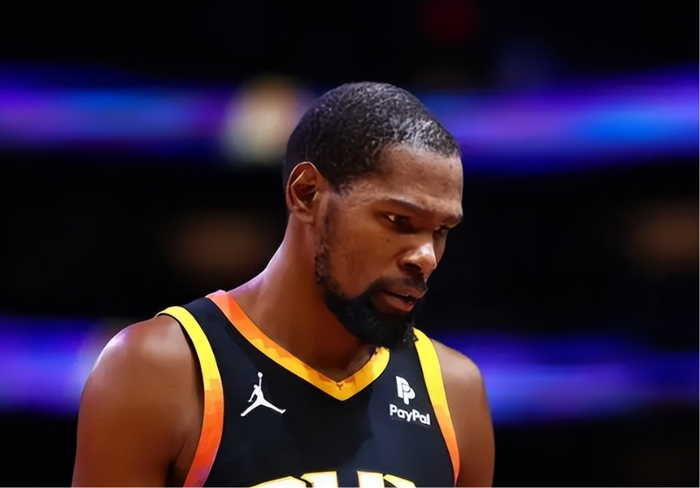 火箭半场领先鹈鹕 穆雷高