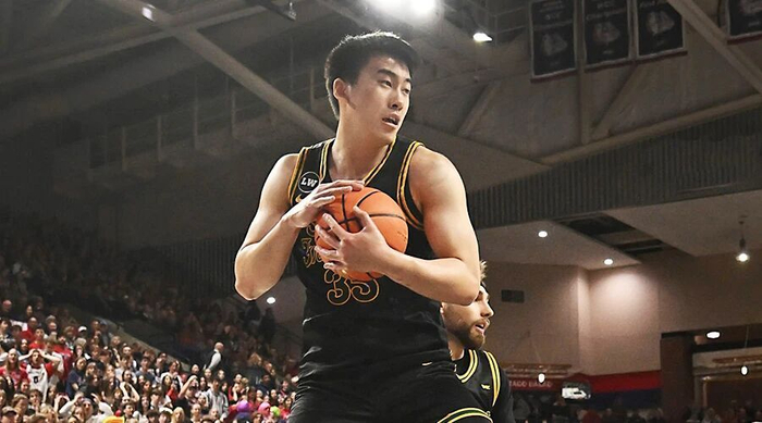 中国球员王俊杰转学NCAA引热议