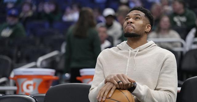 76人第三节狂轰38分大胜雄鹿 字母哥：赢球比钱更